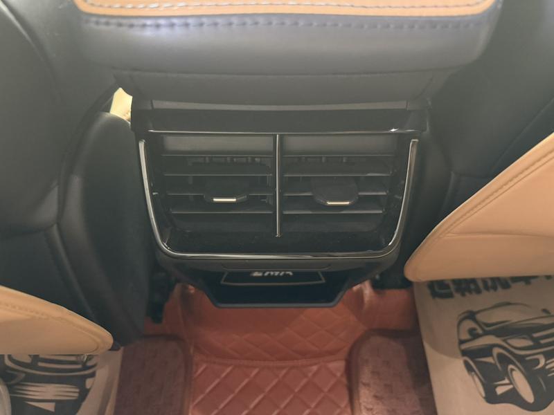 Geely Atlas L, 2022 — фото 8 из 12