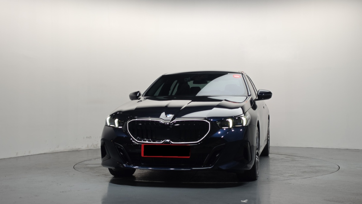 BMW 5 Series, 2025 — фото 3 из 12