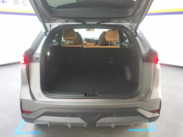 Geely Galaxy L7, 2024 — фото 4 из 9