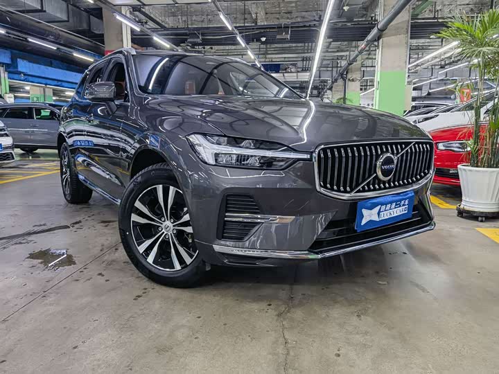 Volvo XC60, 2022 — фото 3 из 9