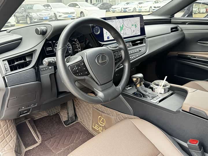 Lexus ES, 2024 — фото 6 из 9