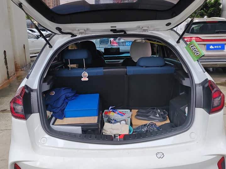 Geely Geometry EX3, 2022 — фото 4 из 9