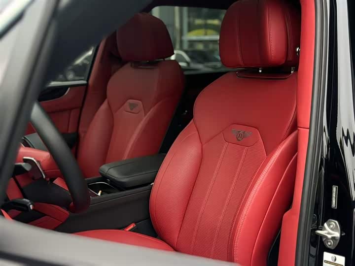 Bentley Bentayga, 2023 — фото 8 из 9