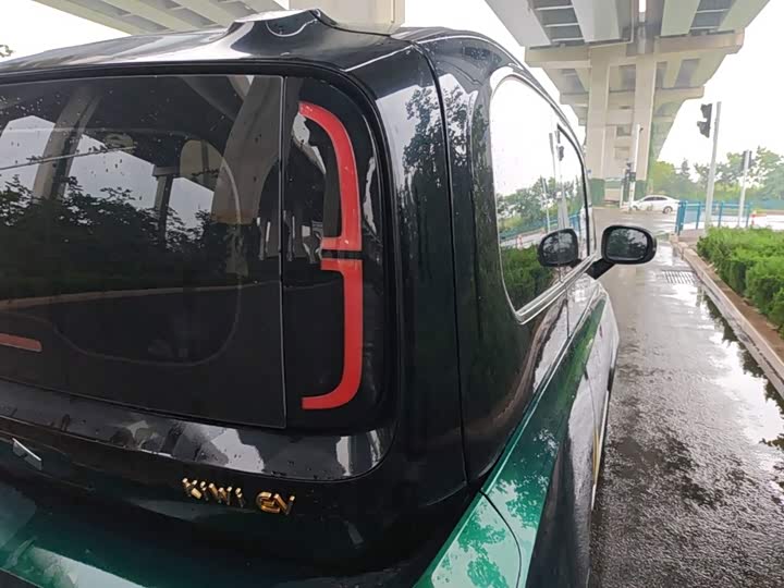 Baojun KiWi EV, 2021 — фото 8 из 9