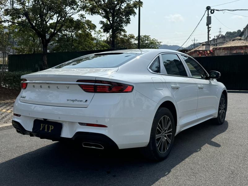 Geely Preface, 2025 — фото 7 из 12