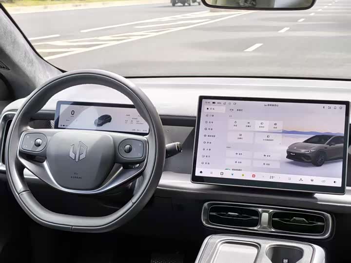 Leapmotor Lafa5, 2025 — фото 9 из 9