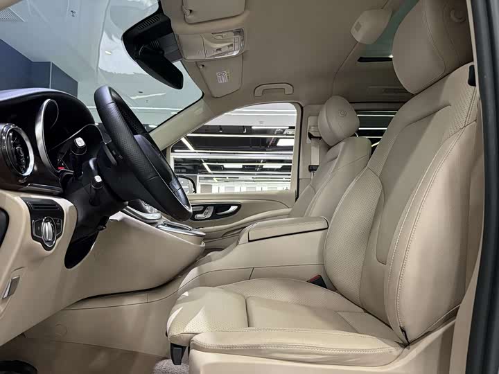 Mercedes-Benz V-Class, 2024 — фото 9 из 9