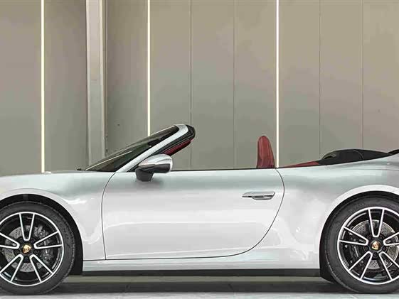 Porsche 911, 2021 — фото 7 из 9