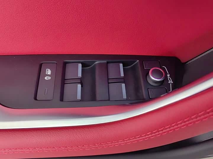 Jaguar XE L, 2024 — фото 9 из 9