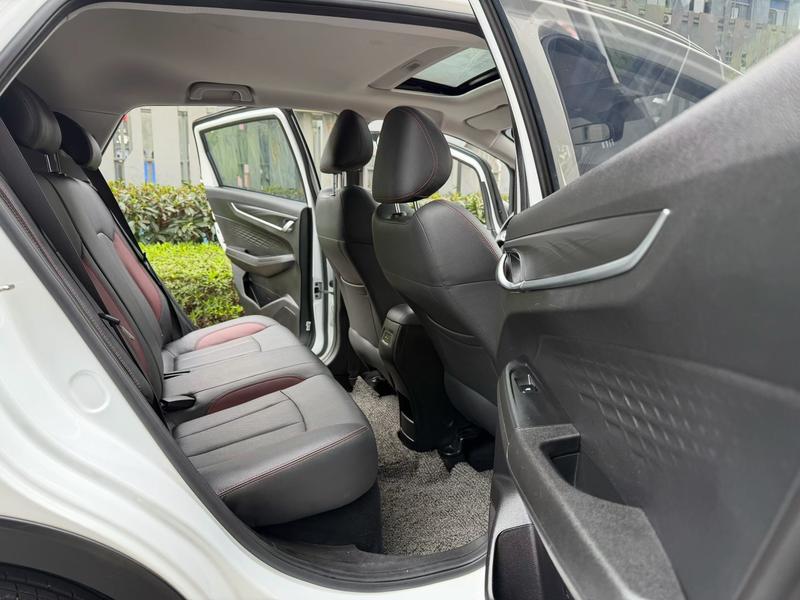 Geely Vision X3, 2021 — фото 9 из 10