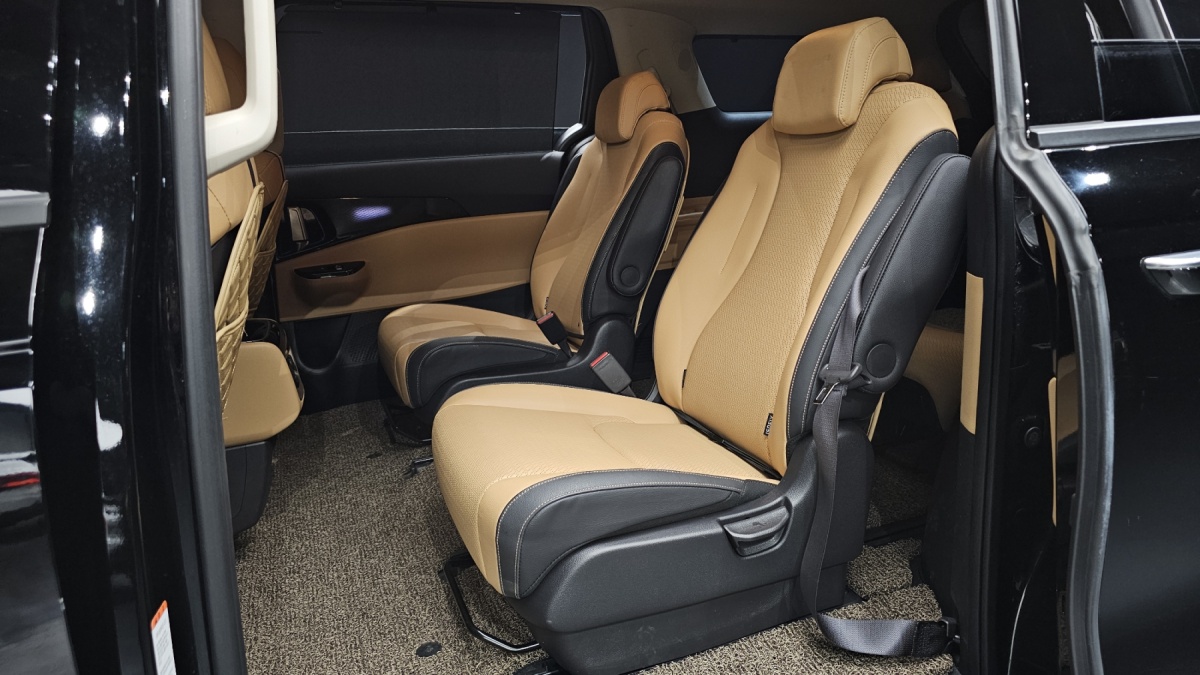 Kia Carnival, 2023 — фото 10 из 12