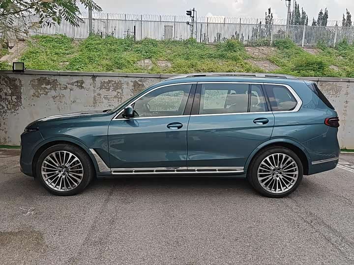 BMW X7, 2023 — фото 3 из 9
