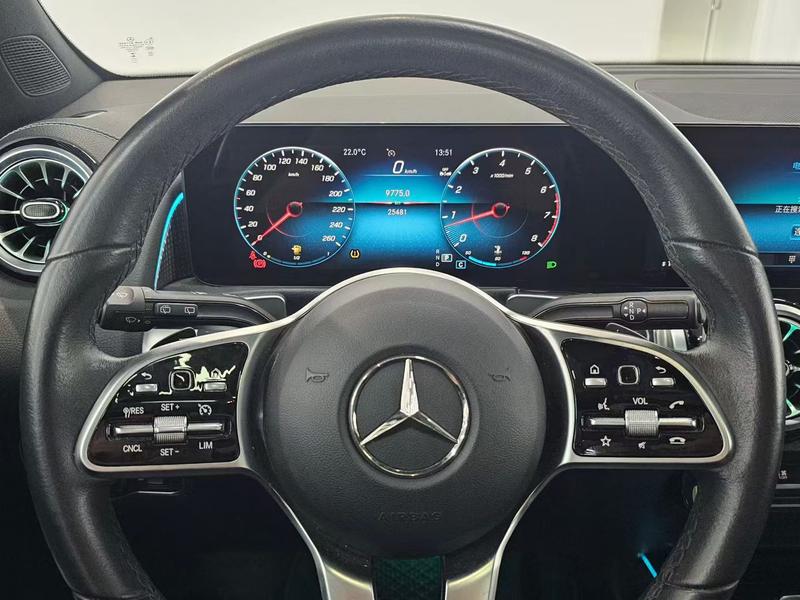 Mercedes-Benz GLB-Class, 2023 — фото 5 из 9
