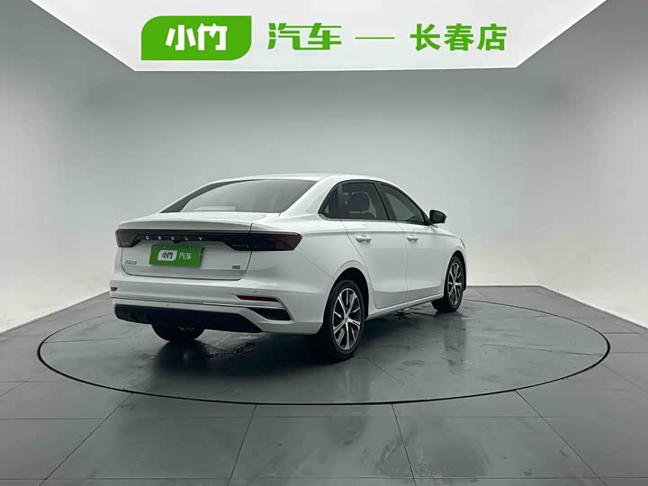 Geely Emgrand, 2023 — фото 6 из 9