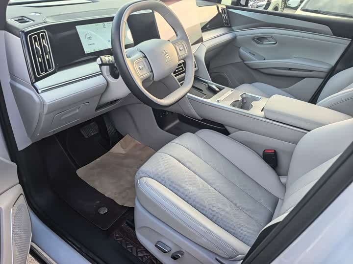 BYD Song Ultra EV, 2025 — фото 4 из 9