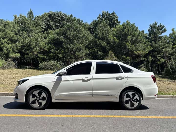 Dongfeng Aeolus E70, 2022 — фото 3 из 9