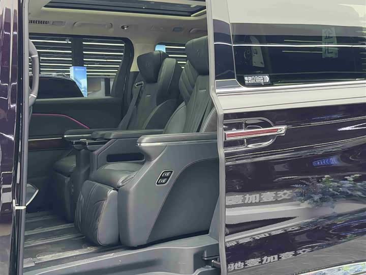 Hongqi HQ9 Hybrid, 2024 — фото 7 из 9