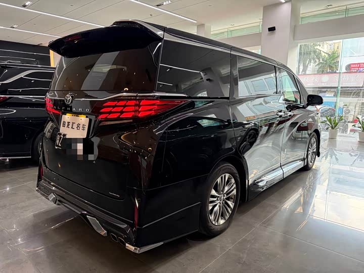 Toyota Alphard, 2026 — фото 3 из 9