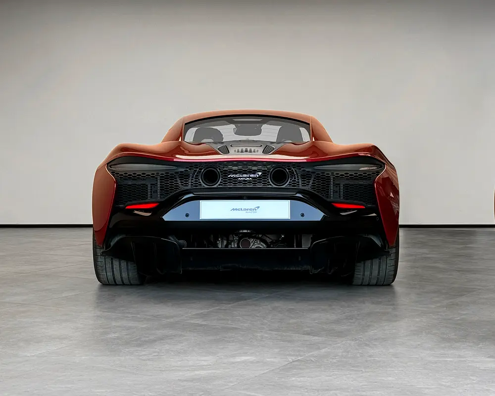 McLaren Artura, 2023 — фото 2 из 10