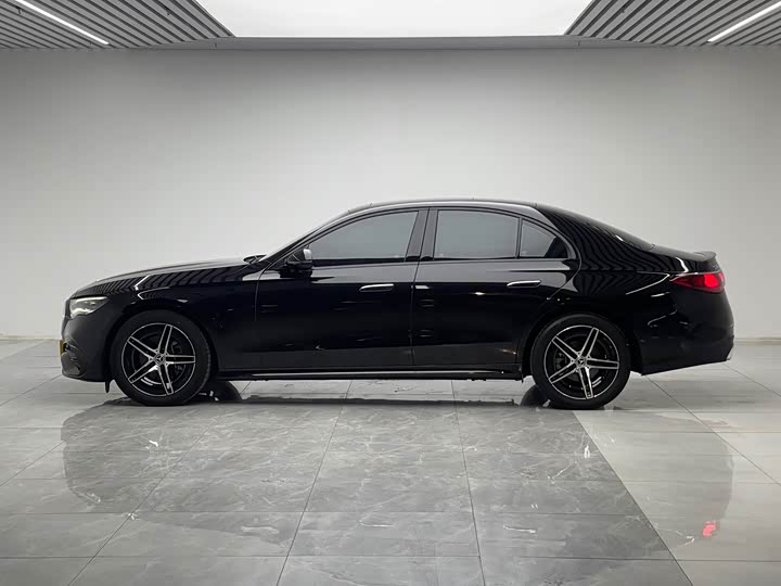 Mercedes-Benz E-Class, 2024 — фото 7 из 9