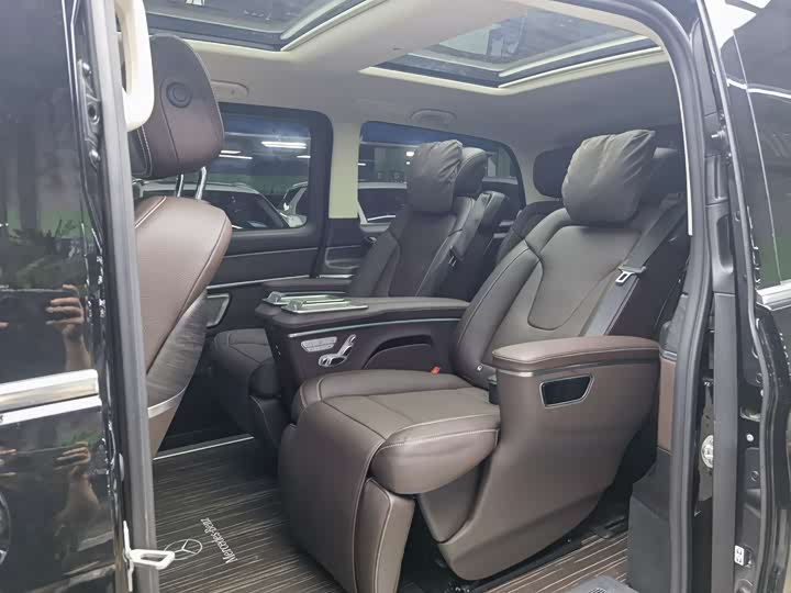 Mercedes-Benz V-Class, 2024 — фото 9 из 9