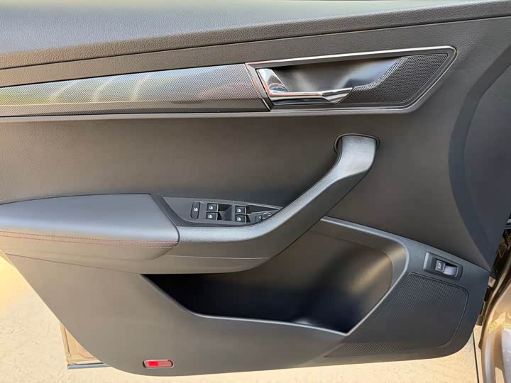 Skoda Karoq, 2022 — фото 9 из 9