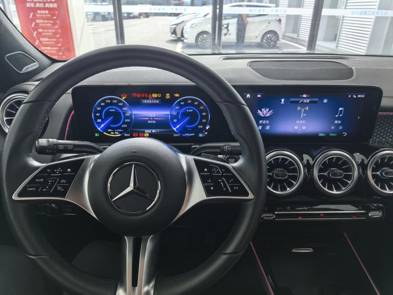 Mercedes-Benz EQB, 2024 — фото 9 из 12