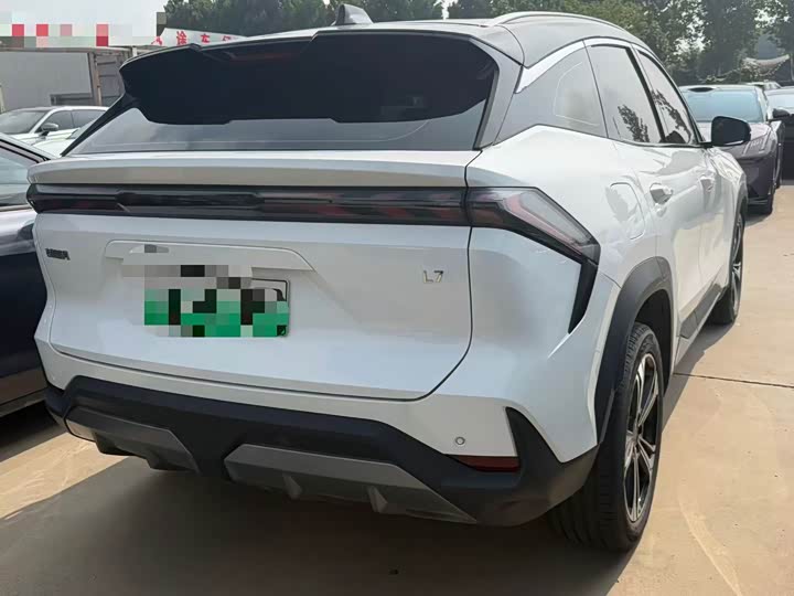 Geely Galaxy L7, 2022 — фото 9 из 9