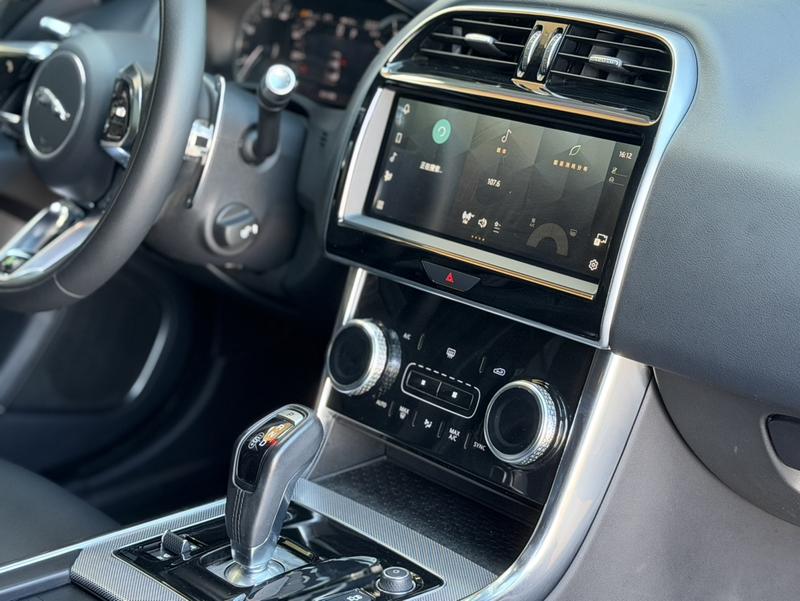 Jaguar XE L, 2022 — фото 8 из 11
