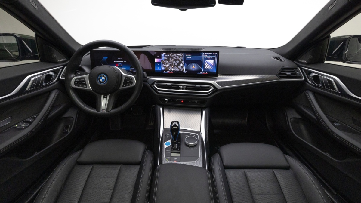 BMW i4, 2022 — фото 7 из 12