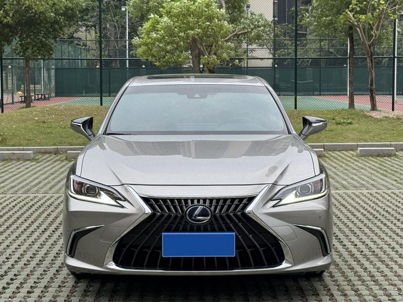 Lexus ES, 2021 — фото 2 из 12