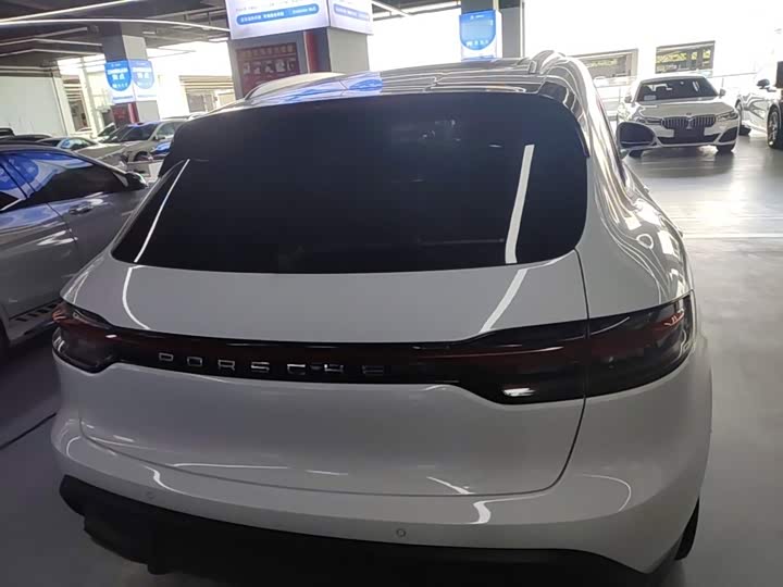 Porsche Macan, 2022 — фото 6 из 9