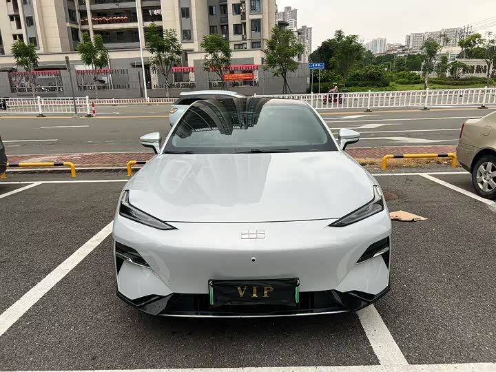 Geely Galaxy E8, 2024 — фото 2 из 9