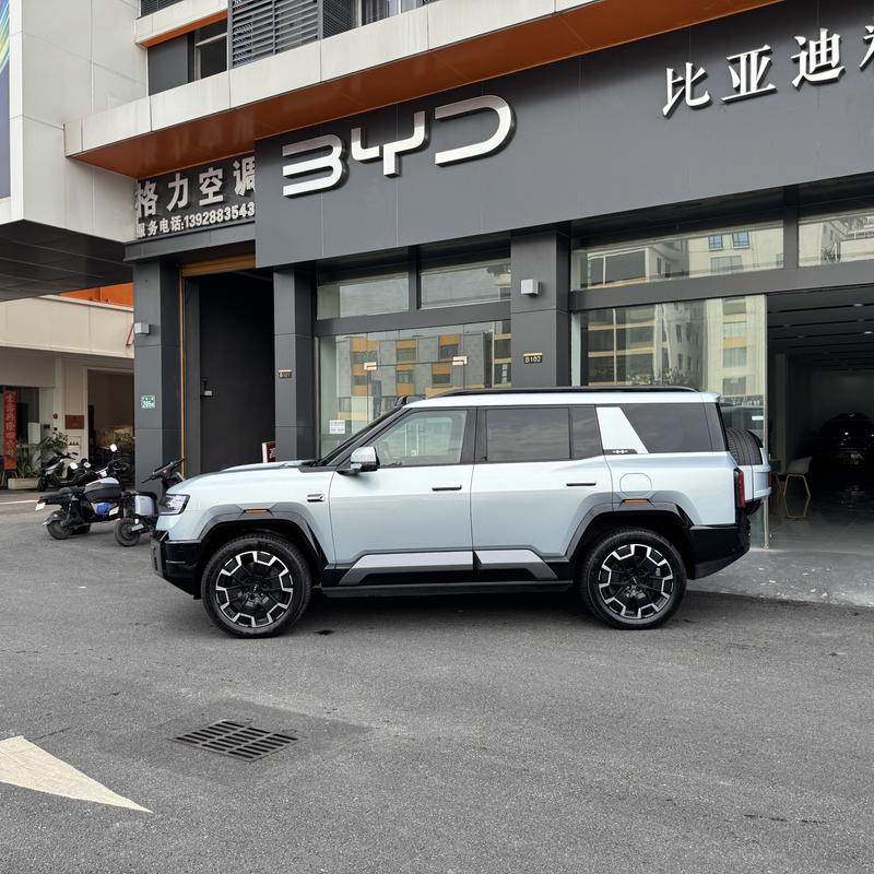BYD FangChengBao Leopard 8, 2025 — фото 3 из 12
