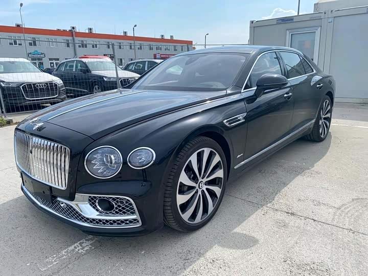 Bentley Flying Spur, 2023 — купить в Кирове под ключ