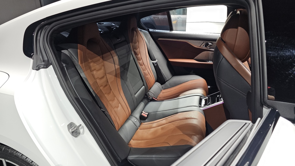 BMW 8 Series, 2023 — фото 10 из 12