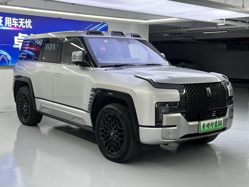 BYD Yangwang U8, 2023 — фото 3 из 11