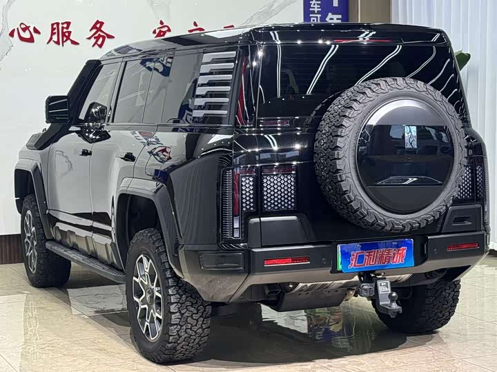 BYD Yangwang U8, 2024 — фото 6 из 9