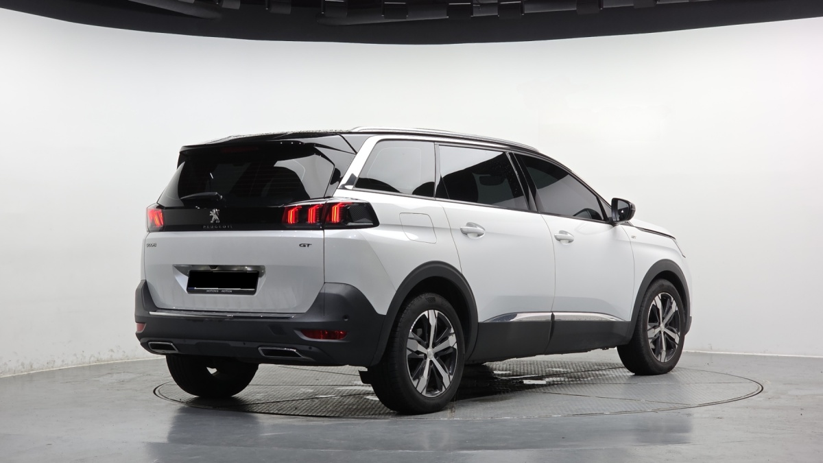 Peugeot 5008, 2022 — фото 2 из 12