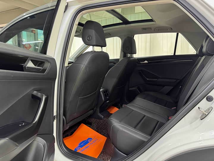 Volkswagen T-Roc, 2022 — фото 8 из 9
