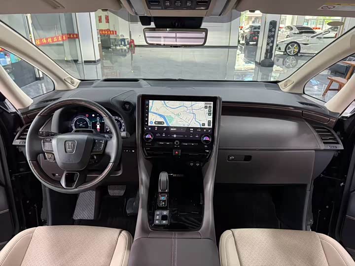 Toyota Vellfire, 2023 — фото 7 из 9