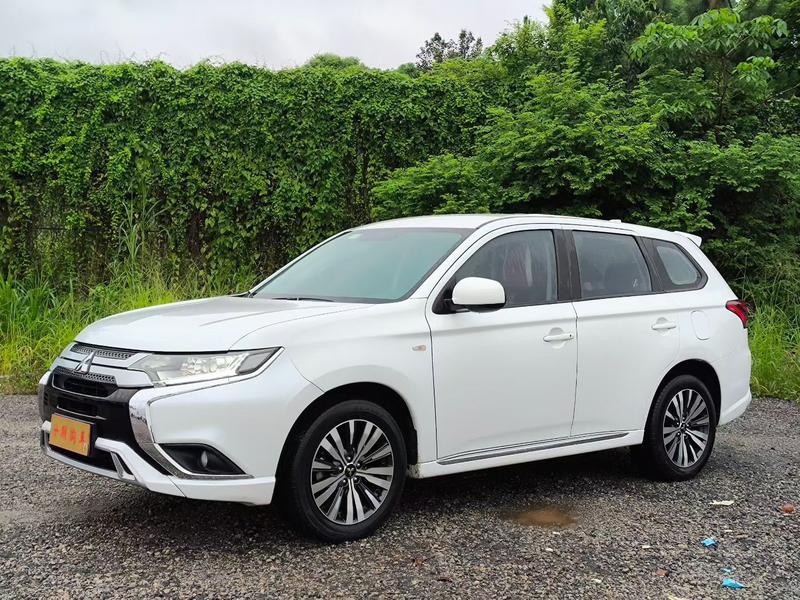 Mitsubishi Outlander, 2021 — купить в Ульяновске под ключ