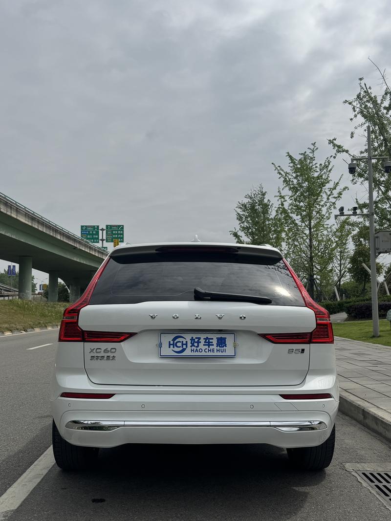 Volvo XC60, 2021 — фото 4 из 10