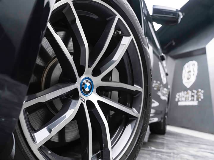 BMW 5 Series Hybrid, 2022 — фото 4 из 9