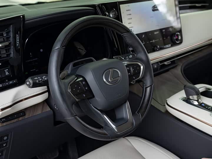 Lexus LM, 2026 — фото 9 из 9