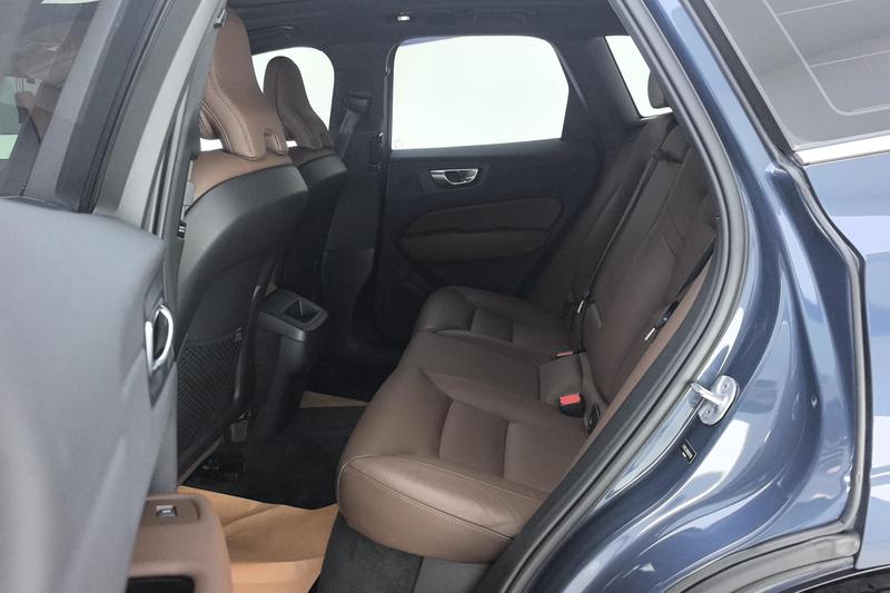 Volvo XC60, 2023 — фото 11 из 12