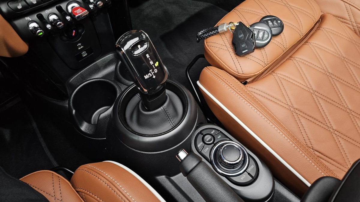 Mini Cooper Convertible, 2024 — фото 8 из 12
