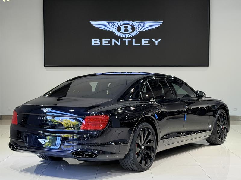 Bentley Flying Spur, 2022 — фото 4 из 11