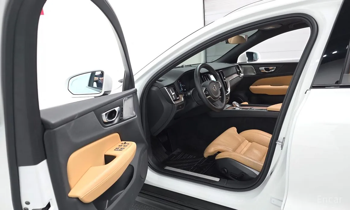 Volvo V60, 2023 — фото 10 из 12