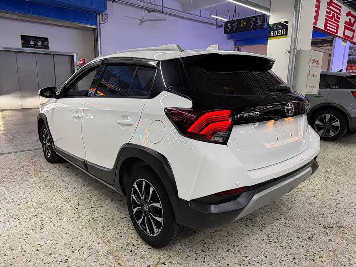 Toyota Yaris L Hatchback, 2022 — фото 4 из 9